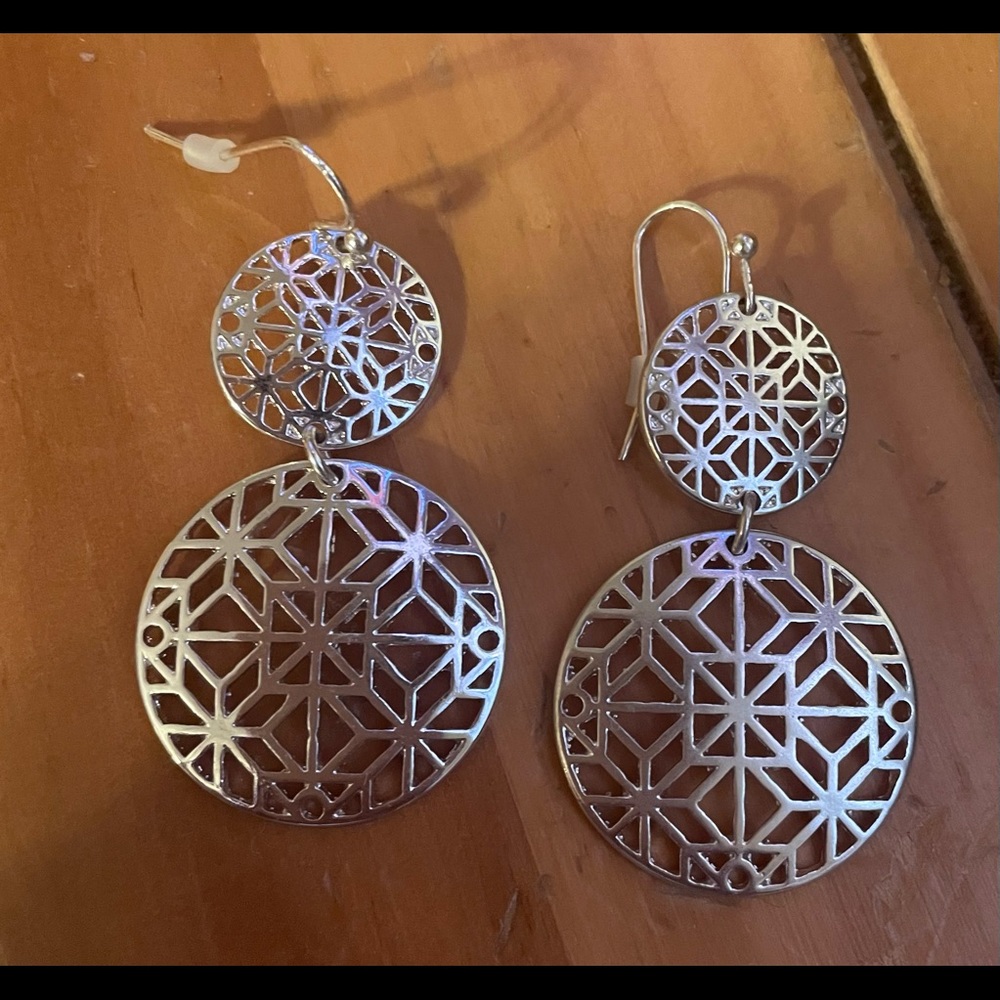 Aida Filligree silver earrings…New without tags.